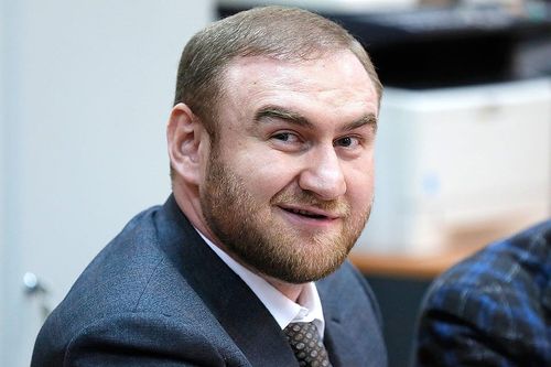 Алуурчин гэгдэж буй Рауф Арашуковыг гишүүнээс нь чөлөөллөө